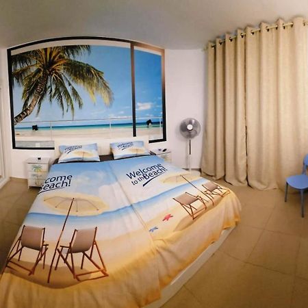 Blue Bay Paradise - Beach Front Apartment With Sea View Плая Параизо Екстериор снимка