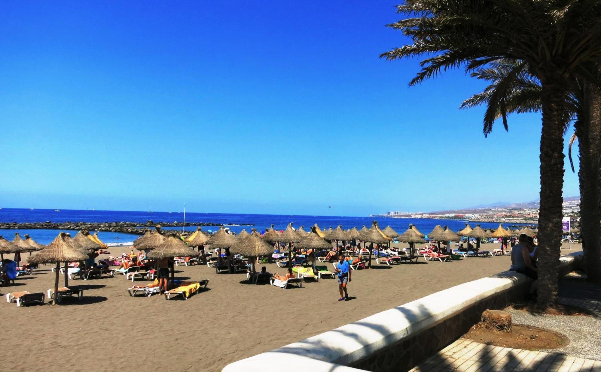 Blue Bay Paradise - Beach Front Apartment With Sea View Плая Параизо Екстериор снимка