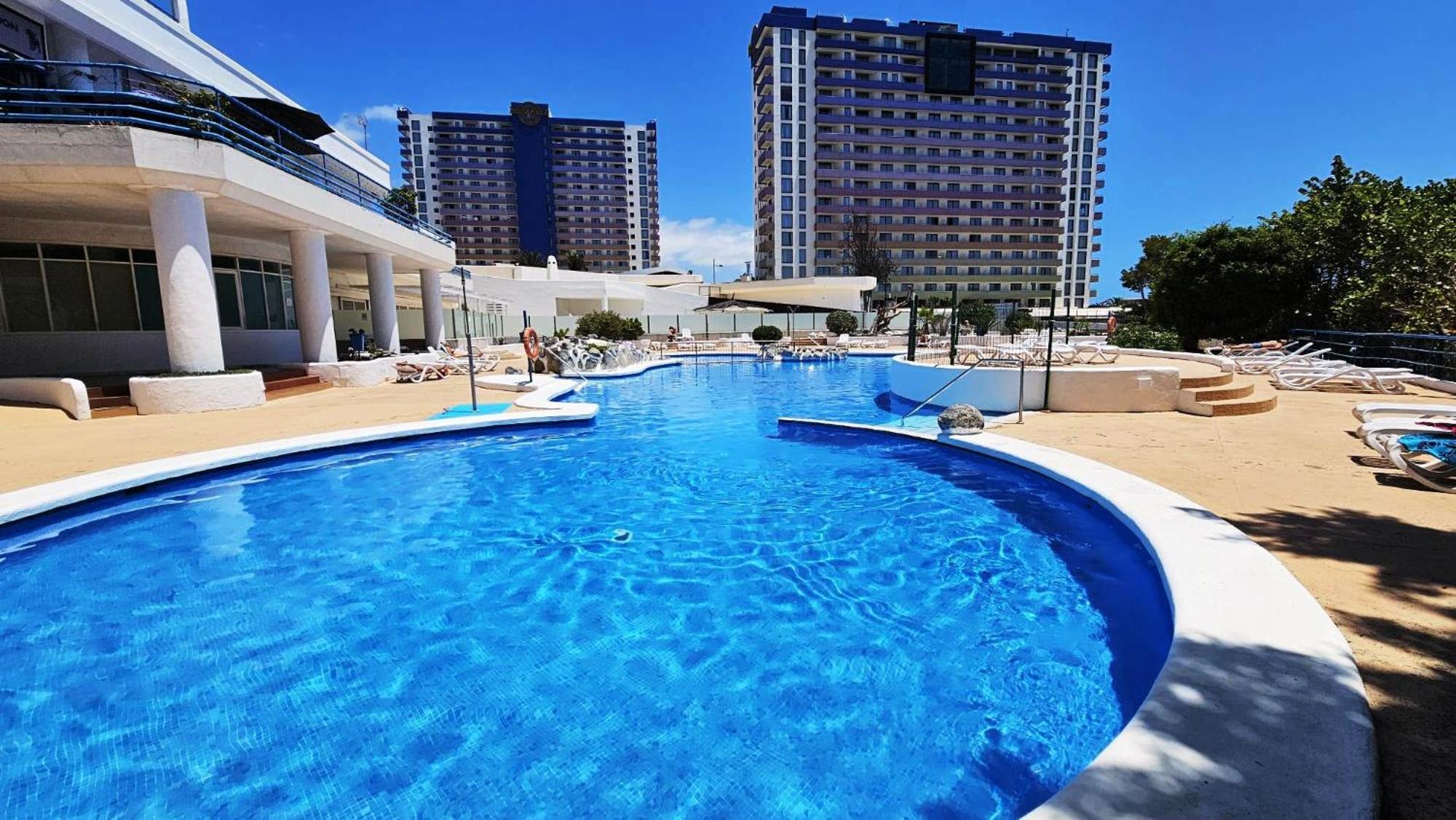 Blue Bay Paradise - Beach Front Apartment With Sea View Плая Параизо Екстериор снимка