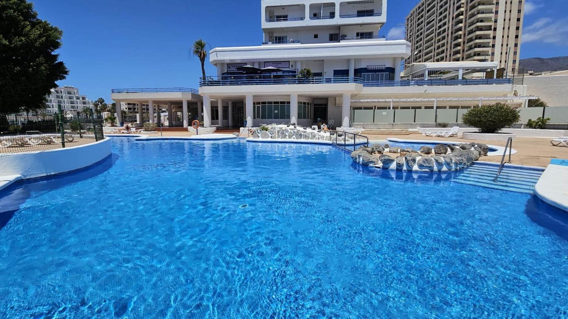 Blue Bay Paradise - Beach Front Apartment With Sea View Плая Параизо Екстериор снимка