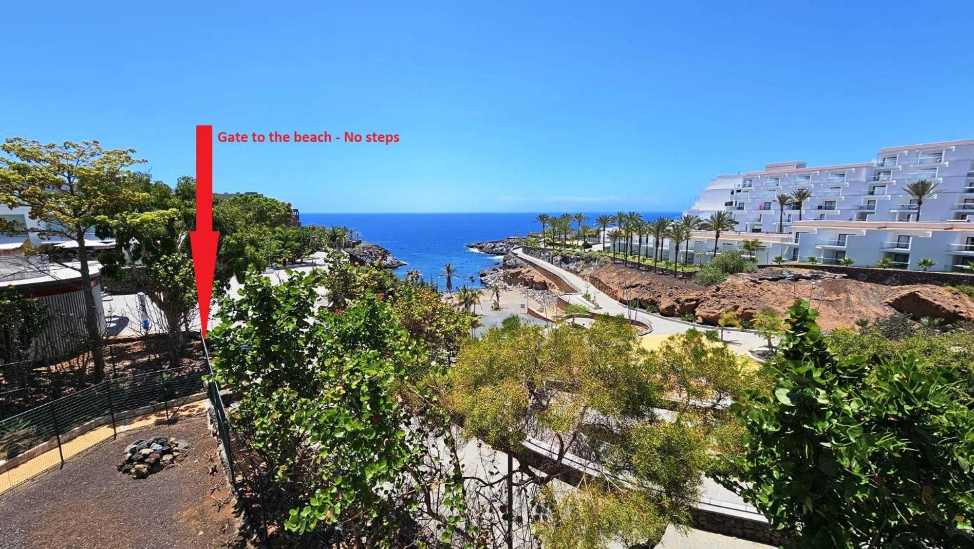 Blue Bay Paradise - Beach Front Apartment With Sea View Плая Параизо Екстериор снимка