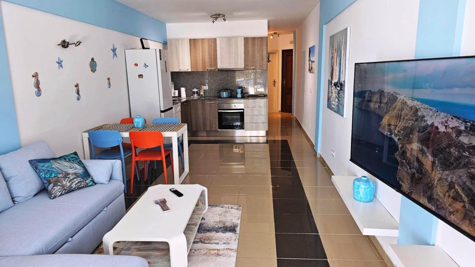 Blue Bay Paradise - Beach Front Apartment With Sea View Плая Параизо Екстериор снимка