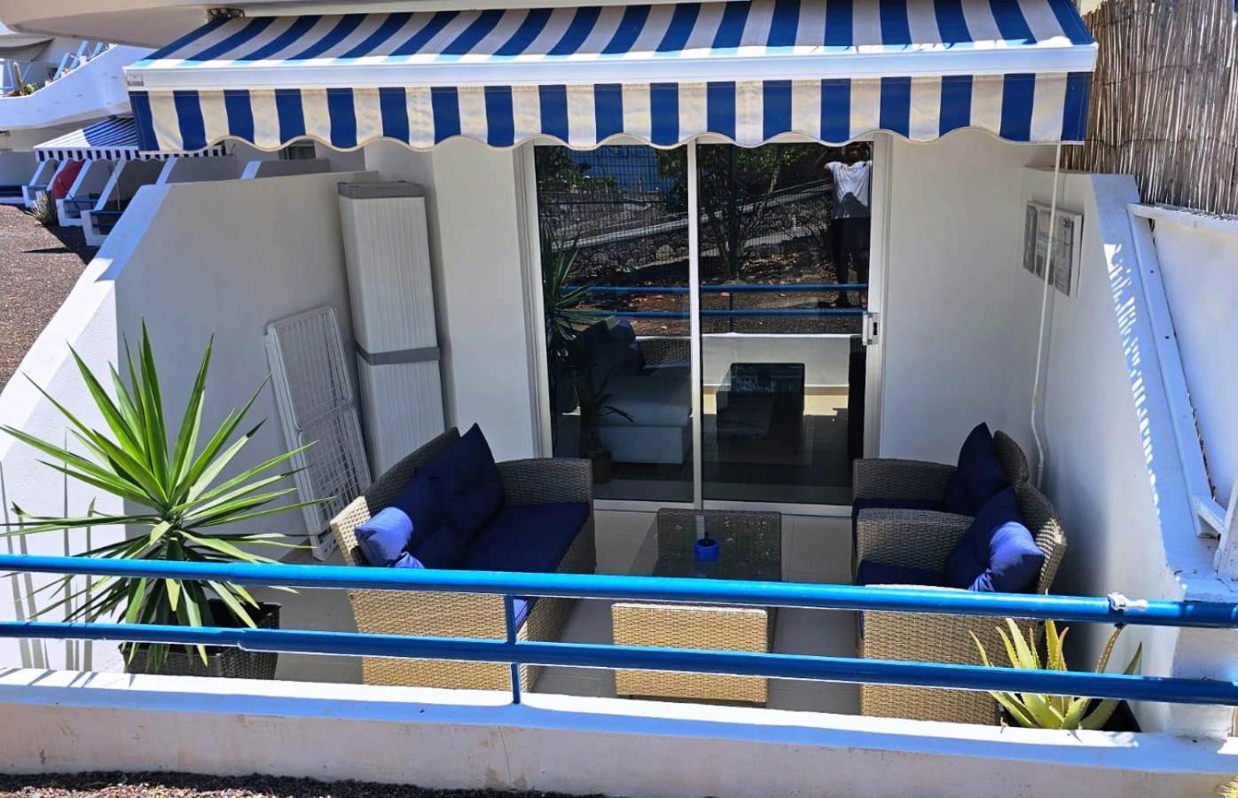 Blue Bay Paradise - Beach Front Apartment With Sea View Плая Параизо Екстериор снимка