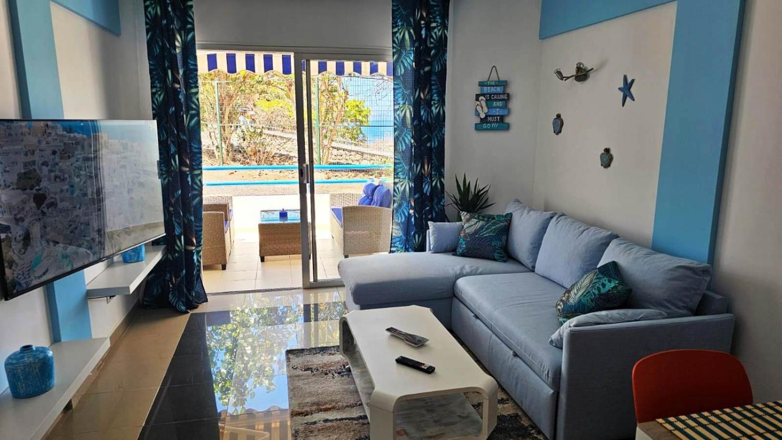 Blue Bay Paradise - Beach Front Apartment With Sea View Плая Параизо Екстериор снимка